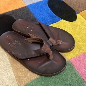abercrombie flip flops / men’s size 11